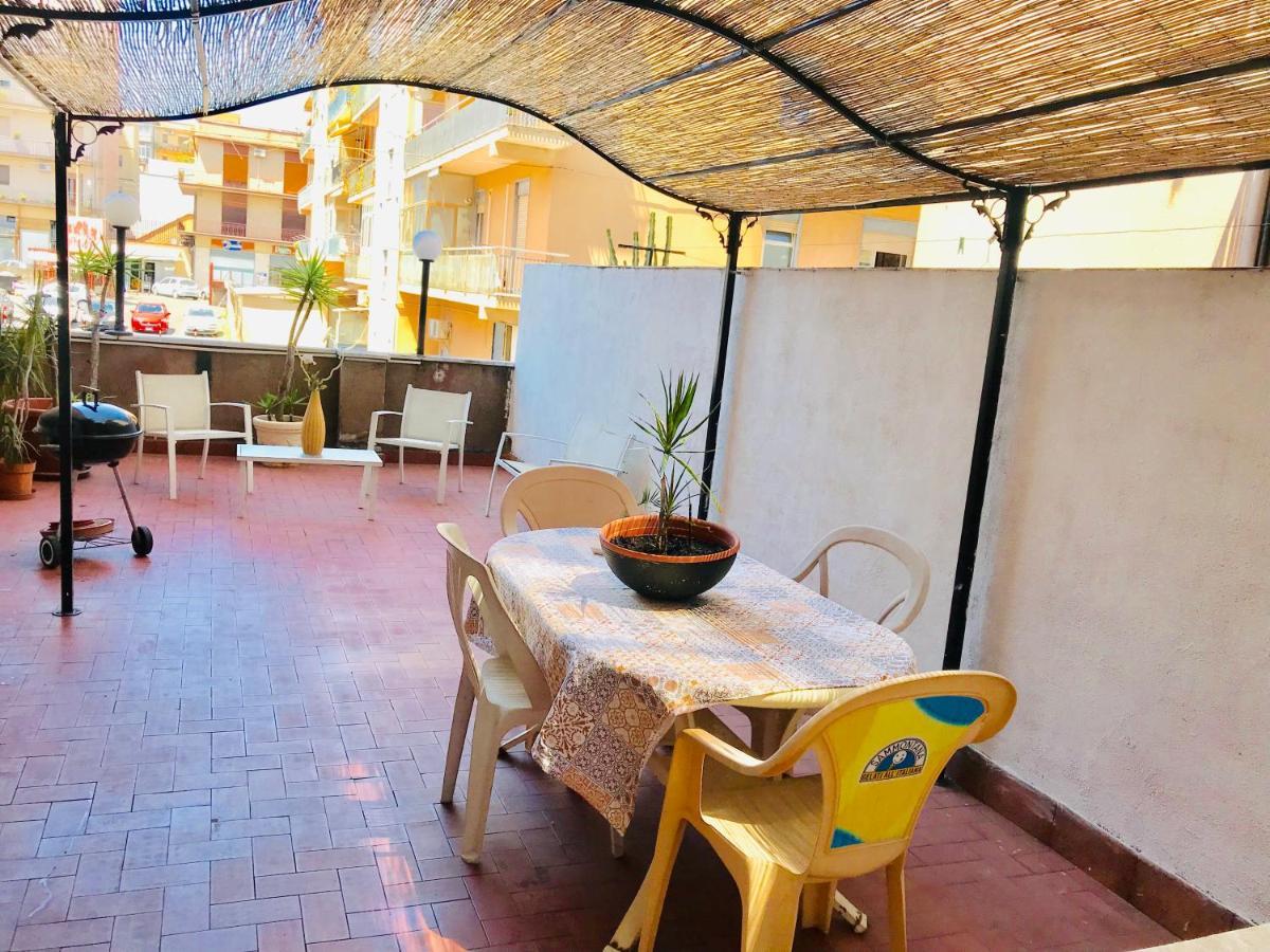 Miseria e Nobiltà Hotel Giarre Esterno foto